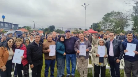 San Vicente entregó títulos de propiedad y permisos de ocupación a vecinos de colonia Agroforestal imagen-17