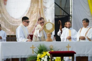 Corpus Christi con un fuerte mensaje sobre la pobreza y el individualismo imagen-2