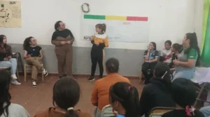 "Amor no es violencia": el taller que docentes del IEA N° 17 organizaron en Laguna Azul por el Ni Una Menos imagen-3