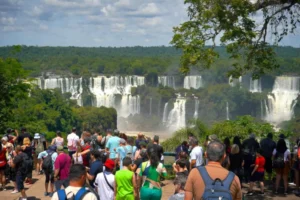 Cataratas lado argentino recibió un 30% menos de turistas que el lado brasileño Cataratas lado argentino recibió un 30% menos de turistas que el lado brasileño imagen-2