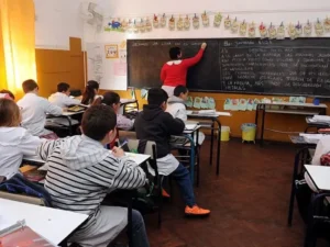 Proponen que el Congreso declare la emergencia salarial educativa nacional imagen-2