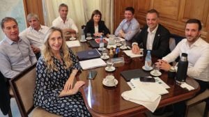 El Gobierno nacional convocó a la mesa política para reencauzar su estrategia en el Congreso tras la tensión por los pliegos judiciales imagen-8