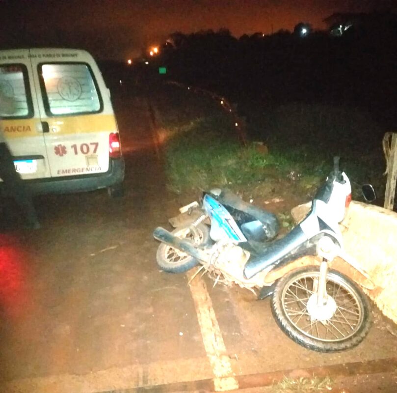 En Itacaruaré un motociclistas choco  contra un puente. imagen-65