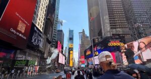 Erling Haaland, como un turista más: su paseo por Nueva York tras su debut mundialista imagen-2