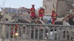 Terremoto en Venezuela | Rescataron con vida a una persona tras permanecer casi 72 horas bajo los escombros imagen-1