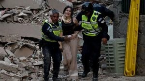 Un potente terremoto en Venezuela causó derrumbes de edificios y activó alertas de tsunami imagen-8