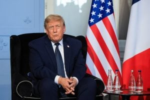 Trump advirtió que podría aplicar cargos al tránsito en el estrecho de Ormuz si no hay acuerdo en 60 días imagen-8