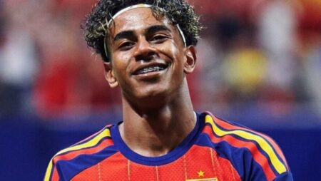 Lamine Yamal marcó su primer gol, superó un récord de Messi y quedó cerca de Pelé imagen-14