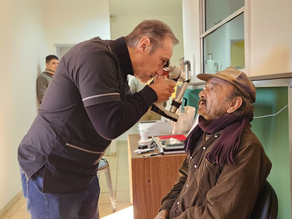 Con consultas y recetas de anteojos, Mirar Mejor llegó a Puerto Leoni imagen-5