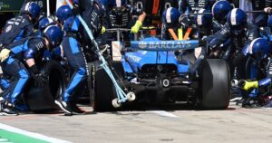 Cambiaron las posiciones del GP de Gran Bretaña de F1 por una sanción imagen-3