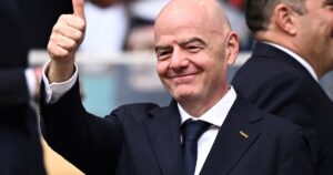 Atención, Argentina: Infantino abrió la puerta a un Mundial 2030 con 64 selecciones imagen-1