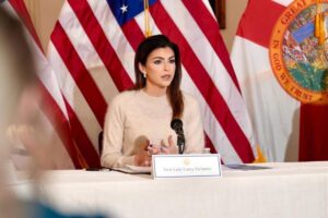 Casey DeSantis cambia la formación de los maestros de Florida: la nueva certificación que podrán sumar imagen-3