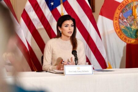 Casey DeSantis cambia la formación de los maestros de Florida: la nueva certificación que podrán sumar Casey DeSantis cambia la formación de los maestros de Florida: la nueva certificación que podrán sumar imagen-13