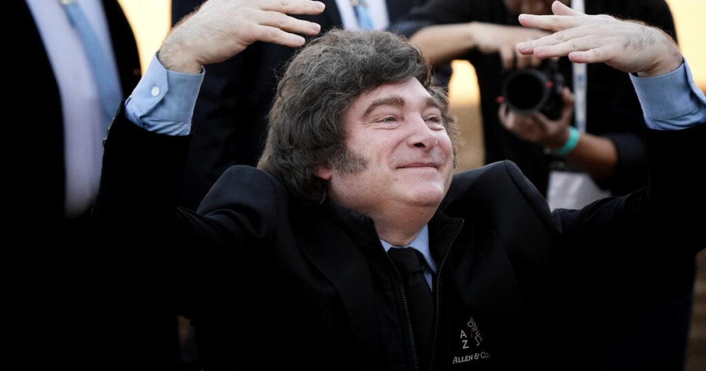 Duras críticas a Milei por el DNU migratorio: «Si Brasil o España aplicaran la misma norma él no podría entrar por su discurso de odio» Duras críticas a Milei por el DNU migratorio: "Si Brasil o España aplicaran la misma norma él no podría entrar por su discurso de odio" imagen-95