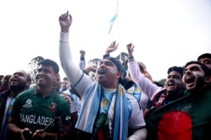 Los otros devotos de Messi: así vivió la comunidad de Bangladesh en la Argentina la derrota de la Scaloneta ante España Los otros devotos de Messi: así vivió la comunidad de Bangladesh en la Argentina la derrota de la Scaloneta ante España imagen-2