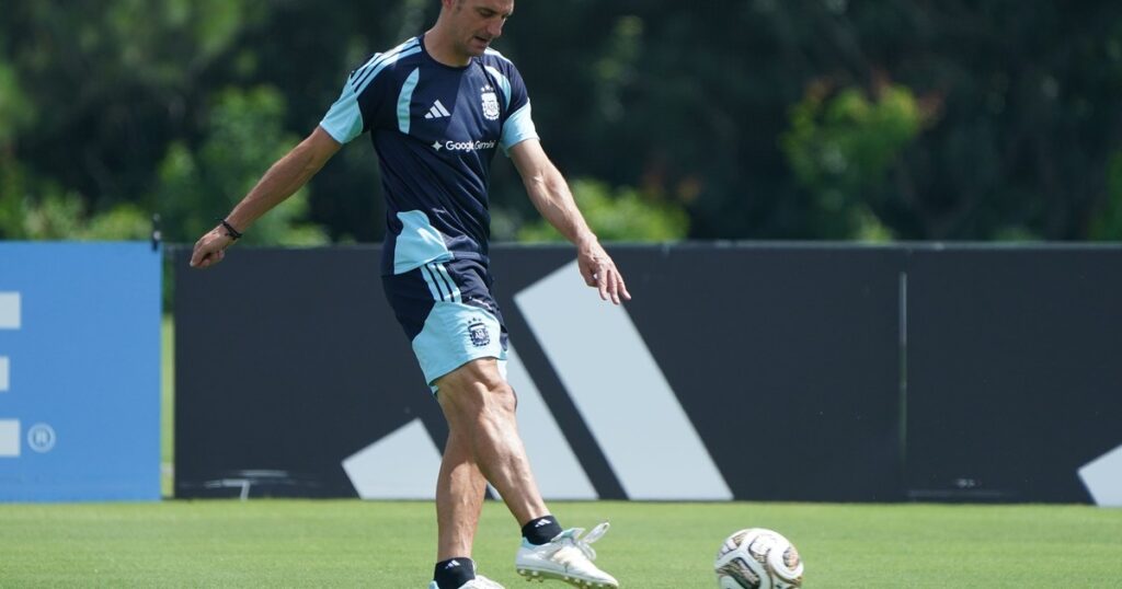 Scaloni se quejó: "Nos obligaron a entrenar en un horario que no queríamos" imagen-4