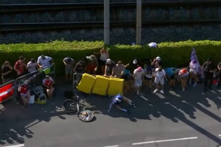 Tour de Francia: Florian Lipowitz sufrió una fractura de clavícula al caerse en la contrarreloj imagen-9