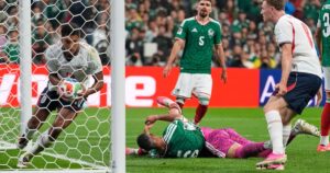 El minuto fatal de México: Bellingham anotó por duplicado y dejó mudo al Estadio Azteca imagen-4