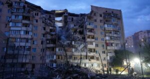 Atentados rusos mortales sacuden Kiev en vísperas de la cumbre de la OTAN imagen-4