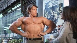 Hace 56 años debutó con el nombre de Arnold Strong en una de las peores películas de la historia. Ahora es el actor de acción más conocido de la historia del cine. ¿Le reconoces? imagen-2