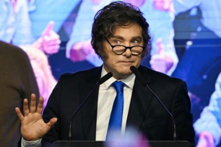 Javier Milei y sus medidas, en vivo: movimientos judiciales y repercusiones de la victoria de Argentina en el Mundial imagen-9