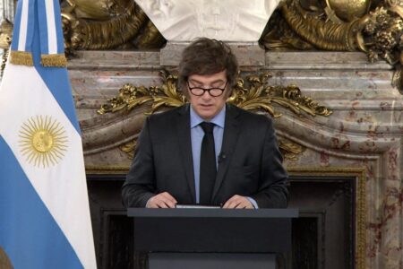 Habla Javier Milei en cadena nacional, EN VIVO: presenta la reforma del Banco Central hoy imagen-9