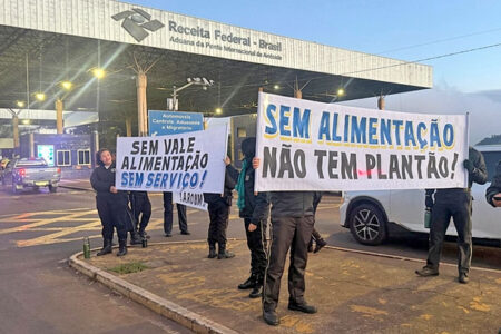 Foz do Iguaçu: huelga de guardias de seguridad afecta servicios en la aduana por falta de pago imagen-123