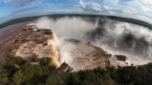 Cataratas del Iguazú: el caudal supera los 8.500 metros cúbicos por segundo y cerraron el circuito a Garganta del Diablo imagen-7
