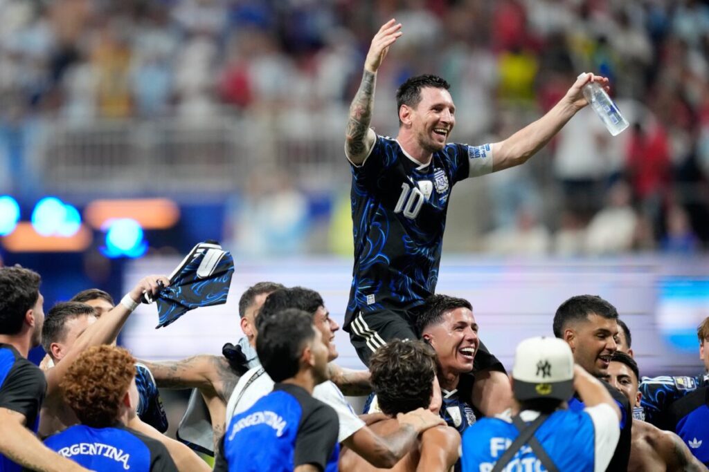 El video de la selección argentina en la previa de la final: “Acá viene el campeón defensor” El video de la selección argentina en la previa de la final: “Acá viene el campeón defensor” imagen-4