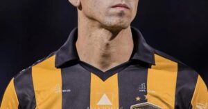 Insólito: le rescindieron el contrato y el club lo despidió con un video de sus errores imagen-3
