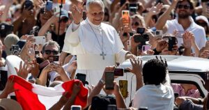 Papa León XIV: “Muchos jóvenes poseen instrumentos tecnológicos cada vez más sofisticados, pero les cuesta encontrar un sentido por el que vivir, esperar, amar e incluso sufrir” imagen-2