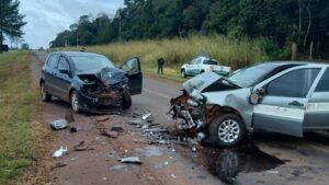 Choque frontal sobre la Ruta 17 en Eldorado: tres personas fueron hospitalizadas Choque frontal sobre la Ruta 17 en Eldorado: tres personas fueron hospitalizadas imagen-2