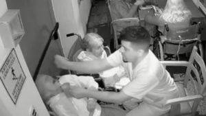 Detuvieron y casi inmediatamente liberaron a un cuidador acusado de maltratar a dos abuelas en un geriátrico marplatense imagen-9