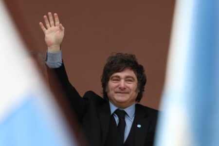 Javier Milei, sobre los jugadores: “Frente a la tristeza de no haber ganado, decidieron no hacer festejos” Javier Milei, sobre los jugadores: “Frente a la tristeza de no haber ganado, decidieron no hacer festejos” imagen-11