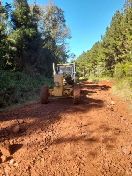 Tras las lluvias, Vialidad acelera la recuperación de caminos terrados en toda Misiones Tras las lluvias, Vialidad acelera la recuperación de caminos terrados en toda Misiones imagen-5