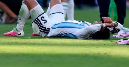 Alarma en Boca por la complicada lesion que sufrió Paredes en la final del mundial Alarma en Boca por la complicada lesion que sufrió Paredes en la final del mundial imagen-19