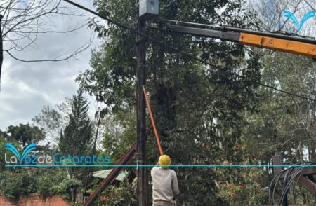 Continúa el operativo para normalizar el suministro eléctrico en Dos Mil Hectáreas Continúa el operativo para normalizar el suministro eléctrico en Dos Mil Hectáreas imagen-6