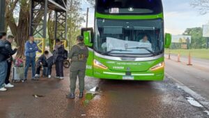 Expulsaron de Iguazú a cinco ciudadanos chinos que habían ingresado ilegalmente al país Expulsaron de Iguazú a cinco ciudadanos chinos que habían ingresado ilegalmente al país imagen-1