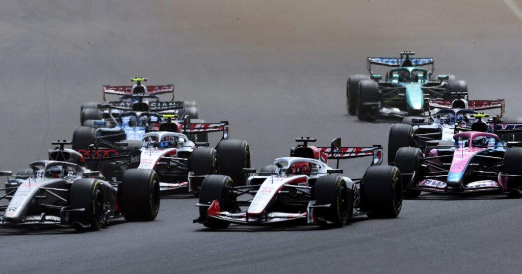 Colapinto en Silverstone y otra gran largada: de 19° a 14° en una vuelta imagen-44