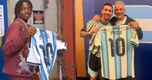 Video: Manzambi y Baggio, los que se llevaron una camiseta de Messi tras el triunfo de Argentina ante Suiza imagen-2