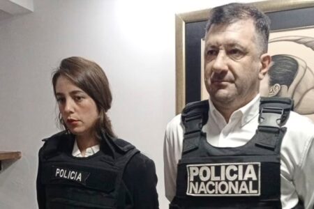 Condenaron al exsenador Kueider y a su secretaria por contrabando en Paraguay Condenaron al exsenador Kueider y a su secretaria por contrabando en Paraguay imagen-7