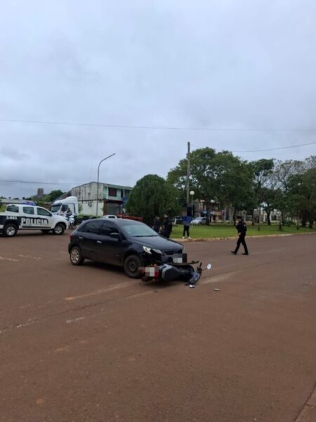 Una motociclista sufrió graves lesiones tras chocar con un automovil imagen-126