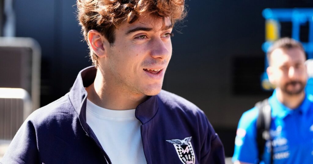 Franco Colapinto se rinde ante Silverstone: «Llevar un F1 ahí es espectacular…» Franco Colapinto se rinde ante Silverstone: "Llevar un F1 ahí es espectacular..." imagen-4
