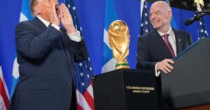 Donald Trump, el amigo de Gianni Infantino que buscará robarse todas las miradas con la copa del mundo en la mano imagen-4