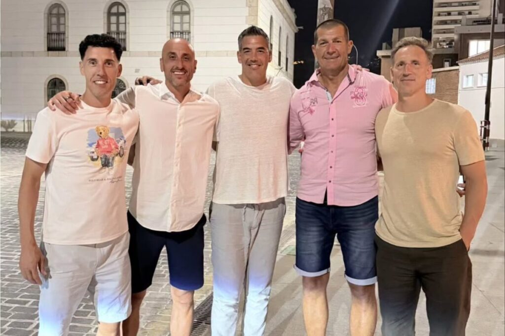 Manu Ginóbili cumplió 49 años y lo festejó a lo grande con parte de la Generación Dorada: “Con ellos nada puede salir mal” imagen-5