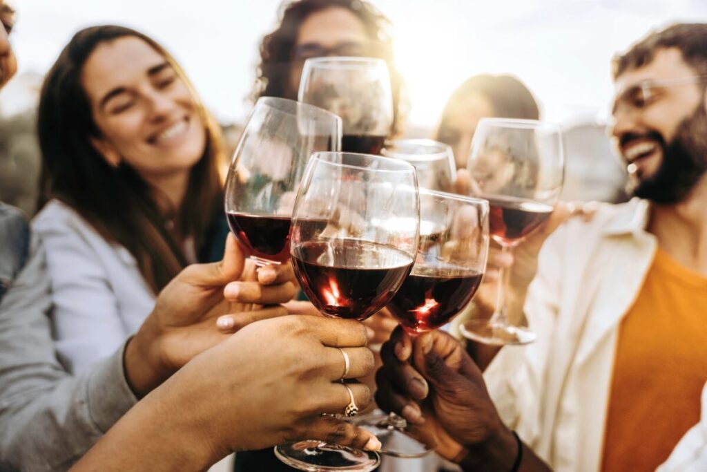 Un nutricionista detalló cuál es la bebida alcohólica que causa más resaca y cómo influye el color imagen-4