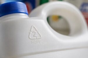Qué significan los triángulos en los envases plásticos y por qué es importante saberlo imagen-2