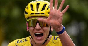 Tadej Pogacar, el pentacampeón del Tour de Francia que sin dejar de sonreír y con Hulk en la bicicleta se transformó en leyenda imagen-1