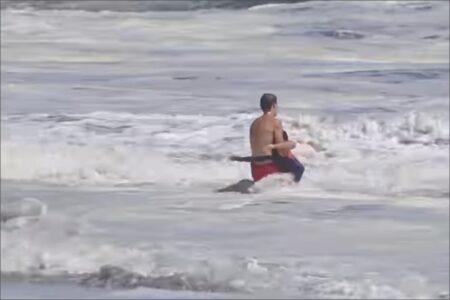Tiene 16 años, protagonizó un rescate heroico en el mar de California y será condecorado por Trump: “¡Muy valiente!” Tiene 16 años, protagonizó un rescate heroico en el mar de California y será condecorado por Trump: “¡Muy valiente!” imagen-10
