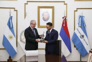 Passalacqua recibió a Valdés y ratificó el trabajo conjunto: “Misiones y Corrientes más unidas que nunca trabajando por el bien de sus pueblos” Passalacqua recibió a Valdés y ratificó el trabajo conjunto: “Misiones y Corrientes más unidas que nunca trabajando por el bien de sus pueblos” imagen-1